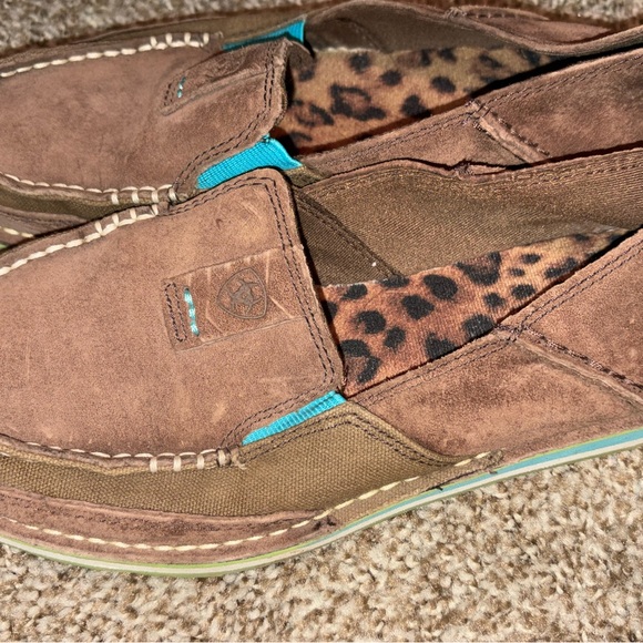 Women’s leather Ariat slip ons size 7 - Picture 2 of 4